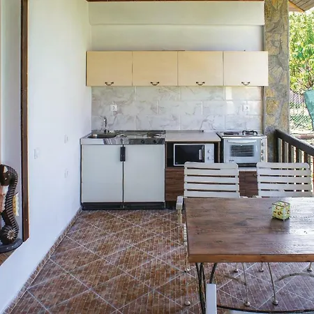 Two-bedroom Holiday In Tatil Evi Lozenets